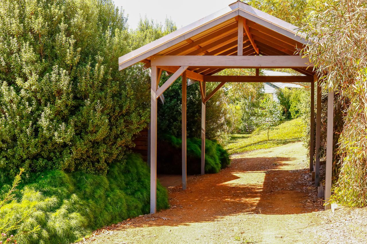 Rainbow Trail Chalets Pemberton Exterior foto
